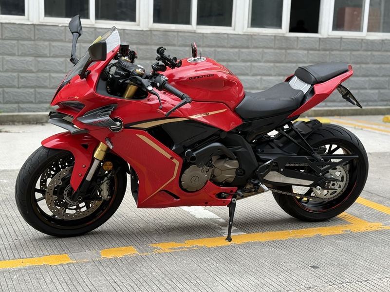 QJMOTOR 赛600