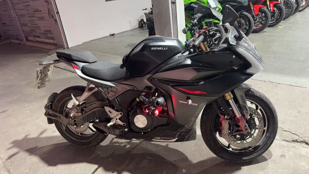 贝纳利 龙卷风 Tornado 552R