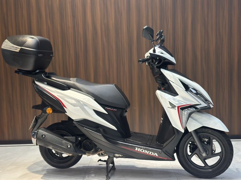 新大洲本田 裂行 RX125Fi