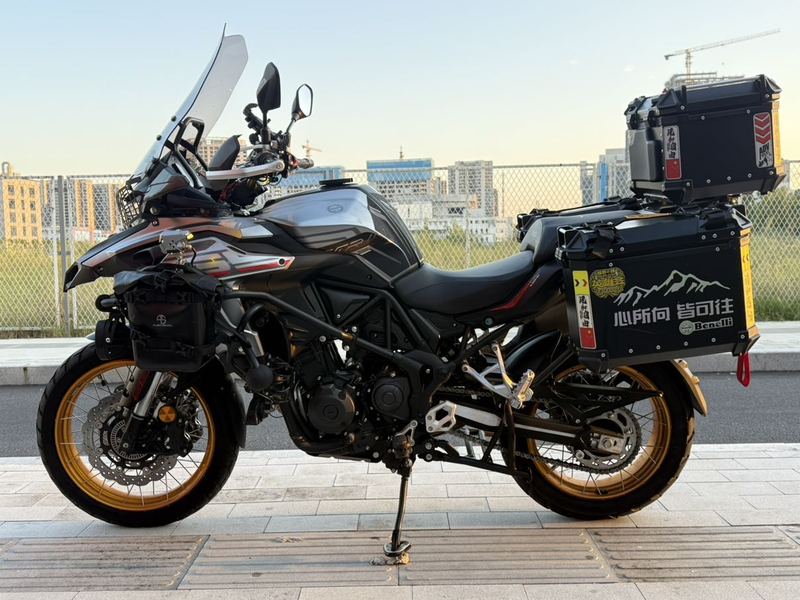 贝纳利 TRK552