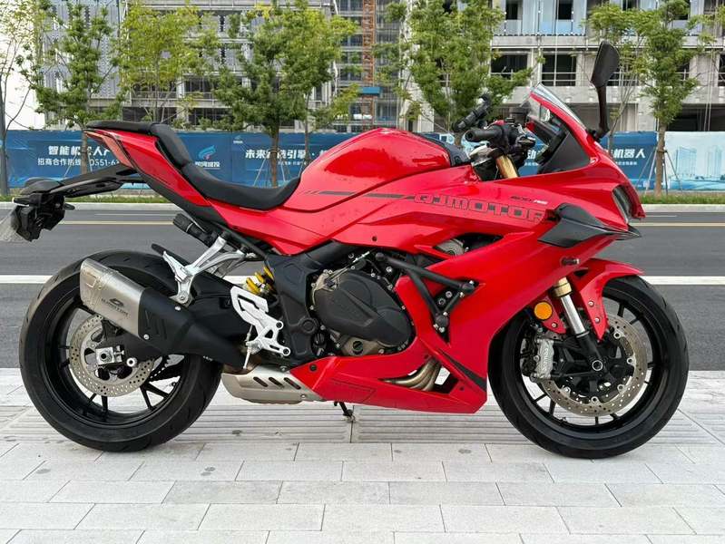 QJMOTOR 赛600