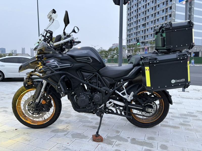 贝纳利 TRK552