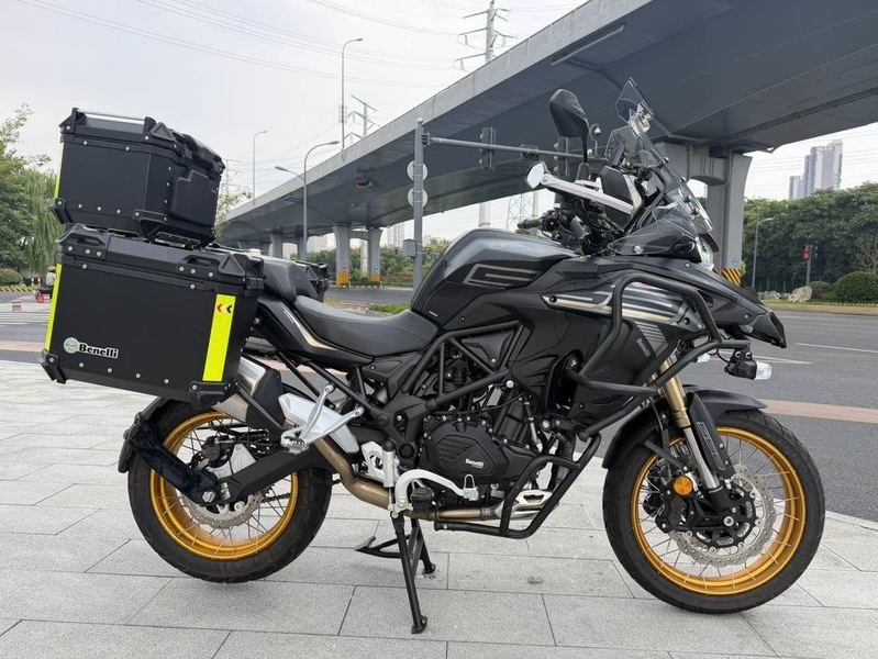 贝纳利 TRK552