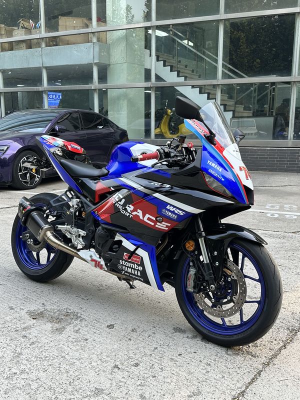 雅马哈 YZF-R3