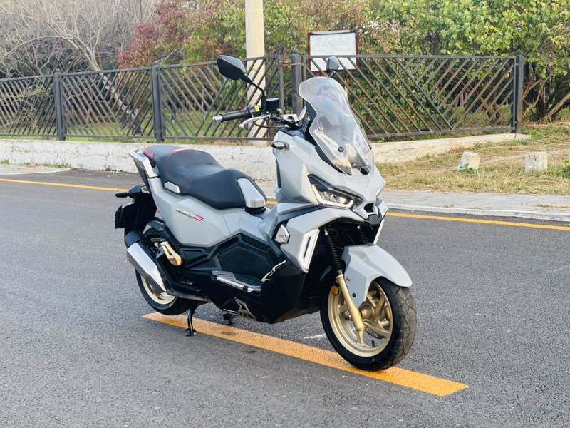SYM三阳 Husky ADV 150