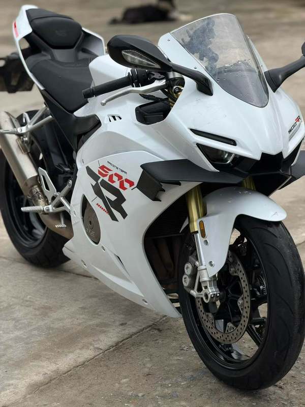 张雪机车 500RR