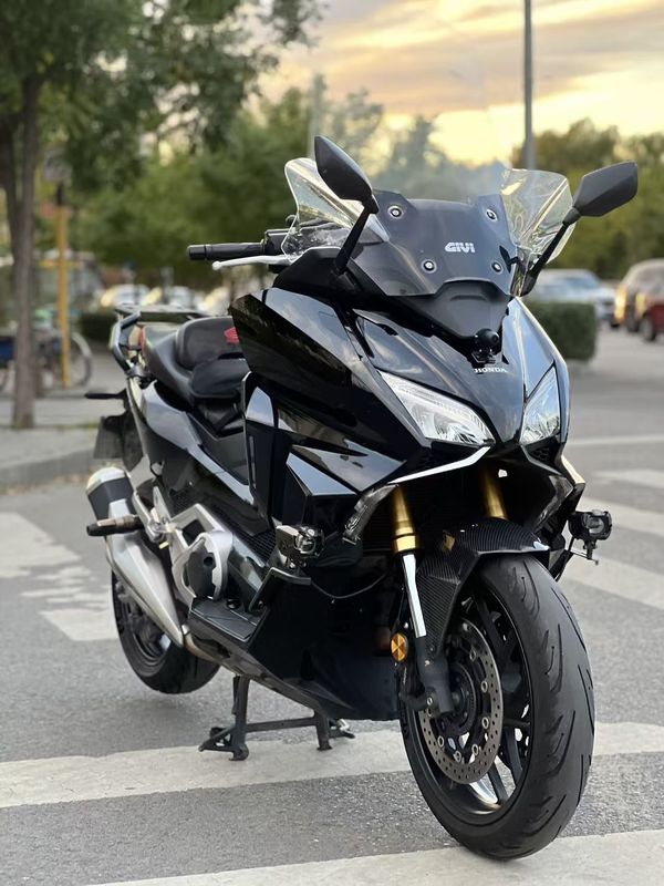 本田DREAMWING NSS750