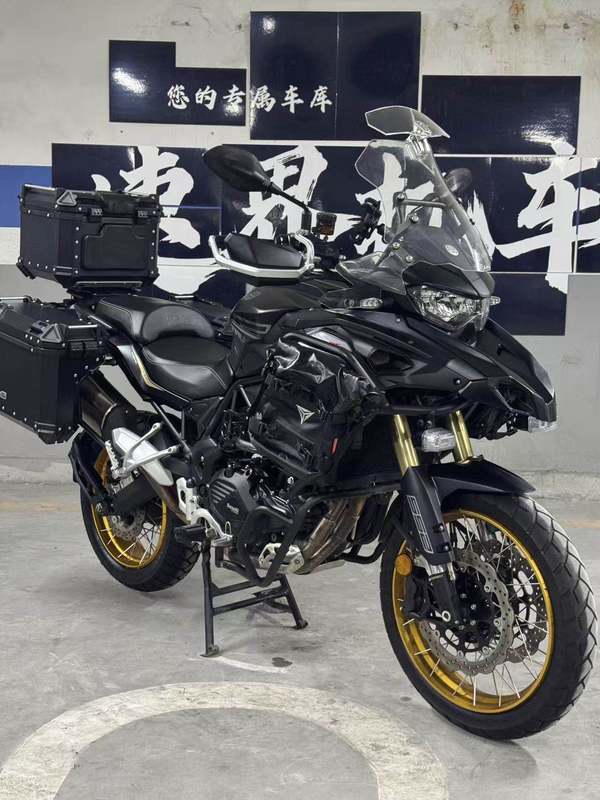 贝纳利 TRK552