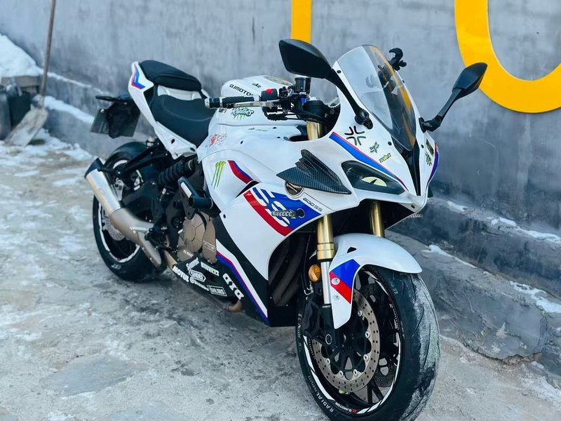 QJMOTOR 赛600