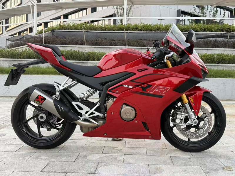 张雪机车 500RR
