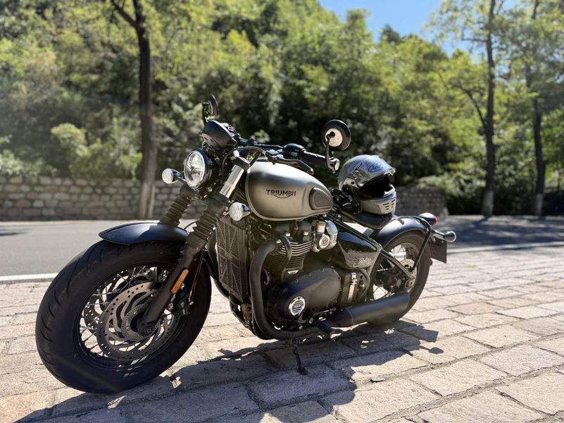 凯旋 Bonneville Bobber