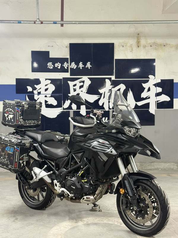 贝纳利 TRK552