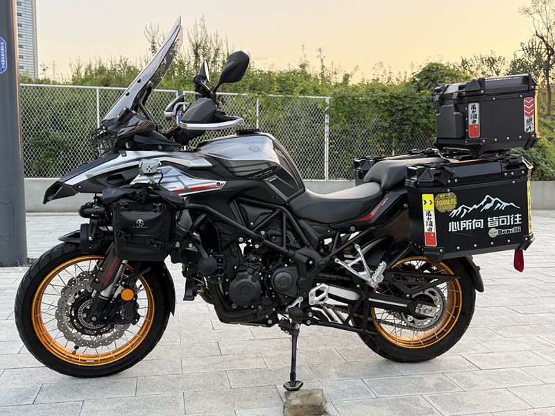 贝纳利 TRK552