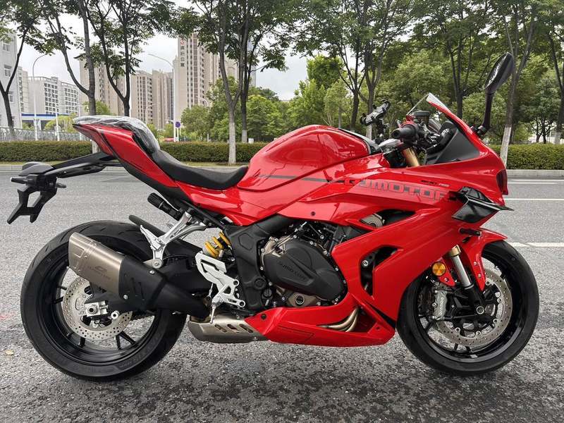 QJMOTOR 赛600