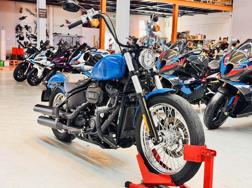 哈雷戴维森 街霸 Street Bob