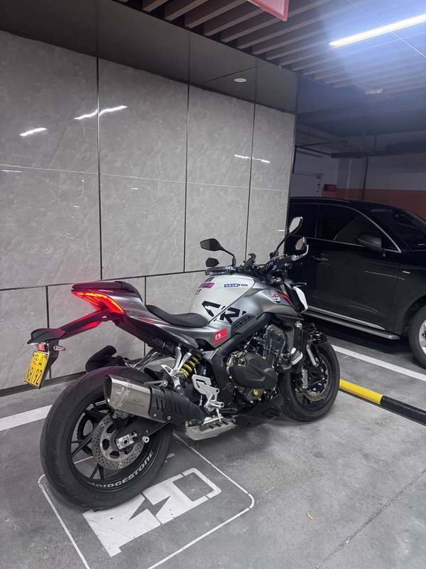 QJMOTOR 追600