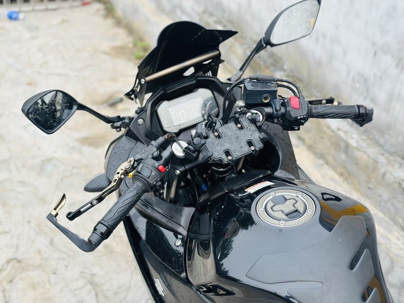 豪爵铃木 GSX250R