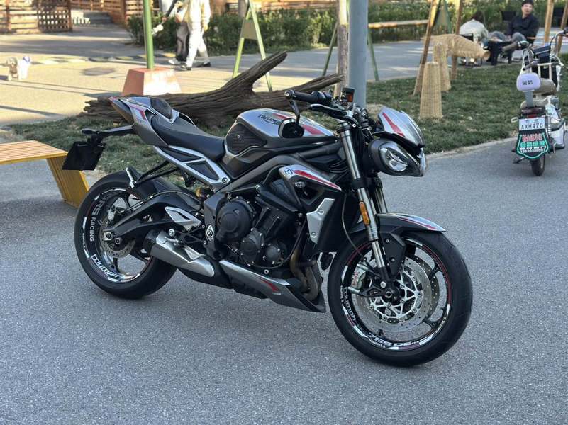 凯旋 Street Triple 765
