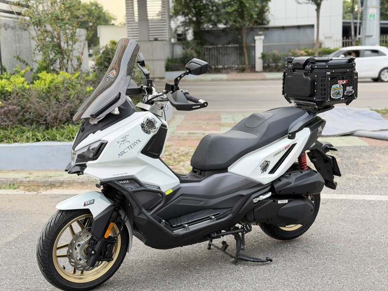 SYM三阳 Husky ADV 300