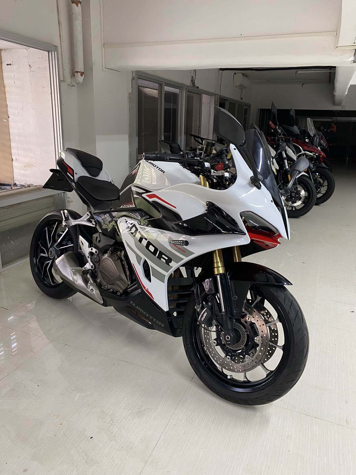 QJMOTOR 赛450
