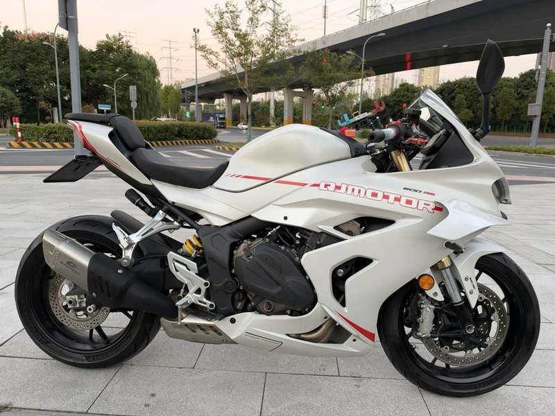 QJMOTOR 赛600