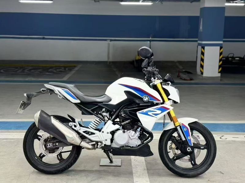 宝马 G 310 R