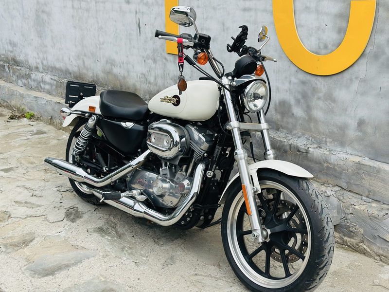 哈雷戴维森 Iron883 硬汉
