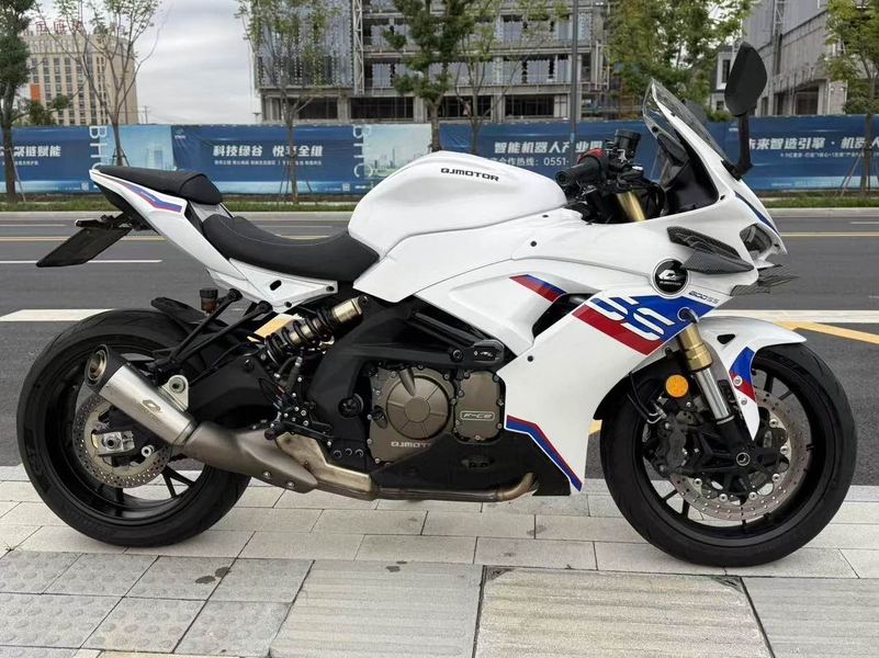 QJMOTOR 赛600