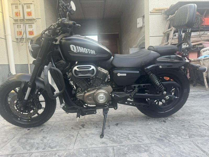 QJMOTOR 闪250
