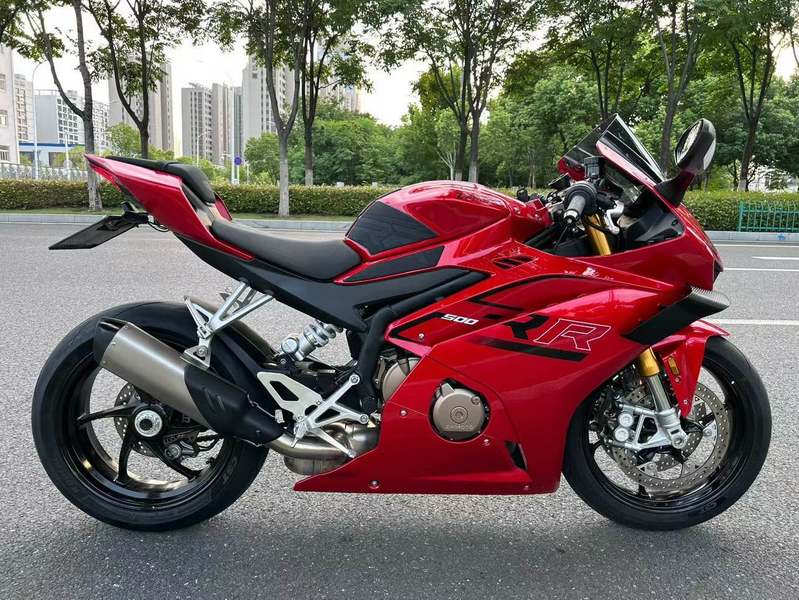 张雪机车 500RR