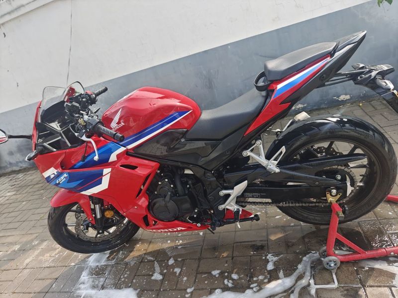 本田WING CBR400R