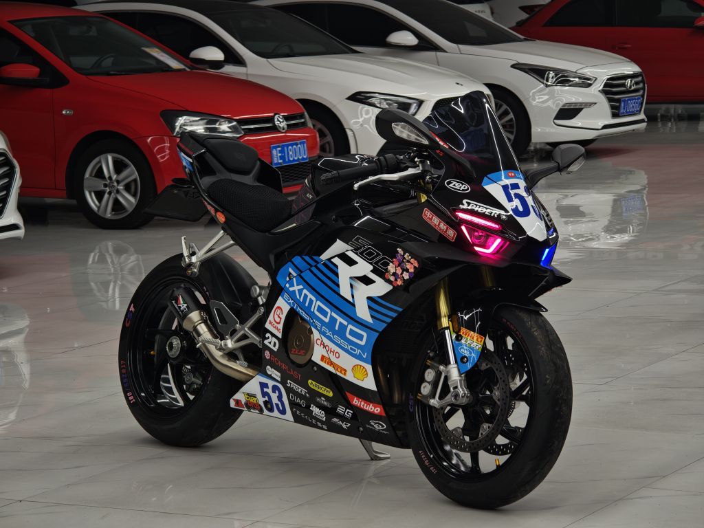 张雪机车 500RR