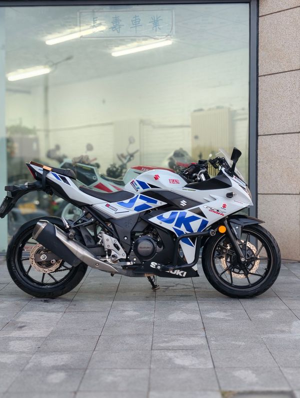 豪爵铃木 GSX250R