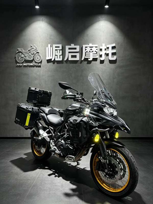 贝纳利 TRK552