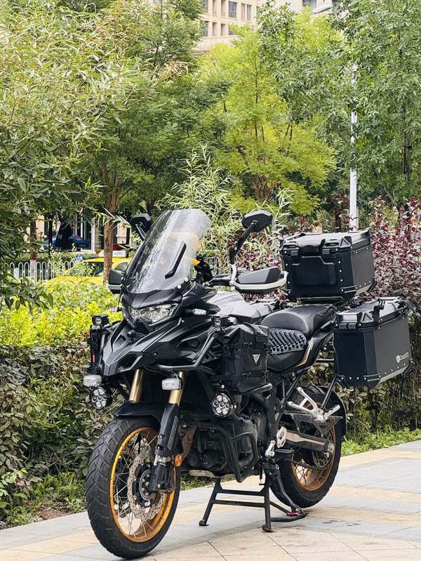 贝纳利 TRK552