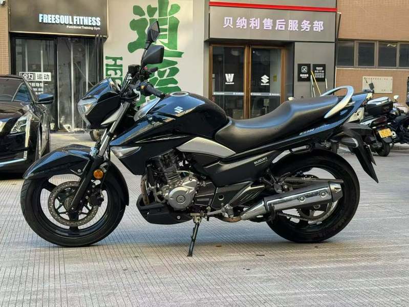 豪爵铃木 骊驰 GW250