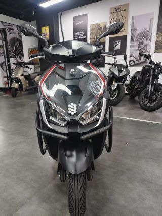 QJMOTOR 鸿150RS