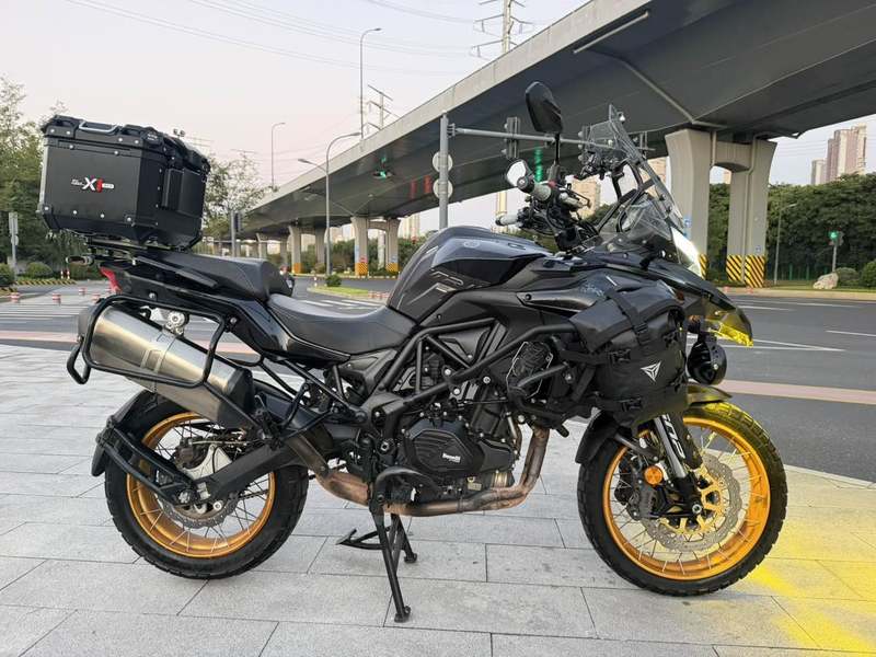 贝纳利 金鹏 TRK502