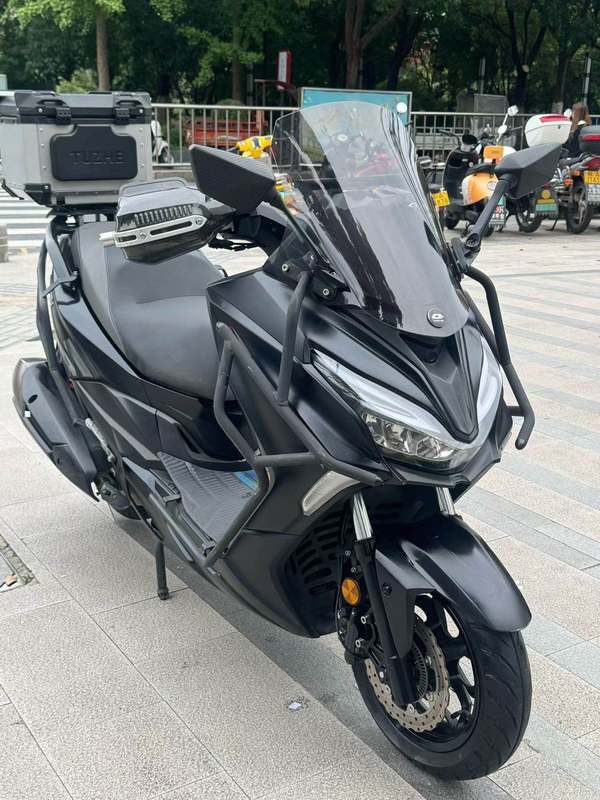 QJMOTOR 鸿250