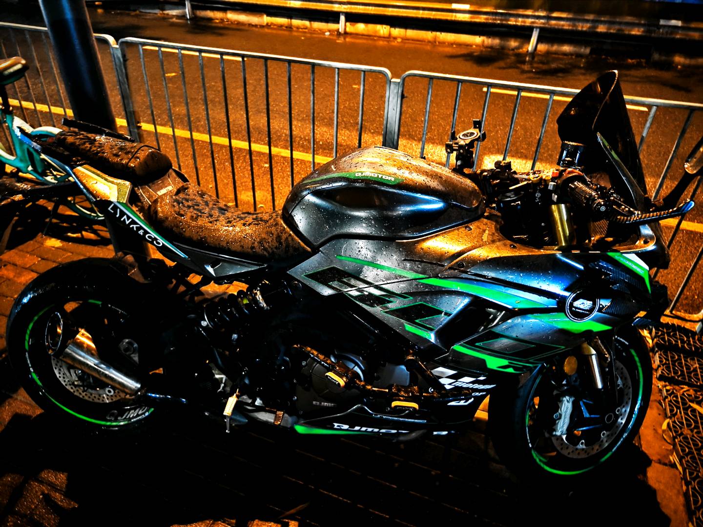QJMOTOR 赛600