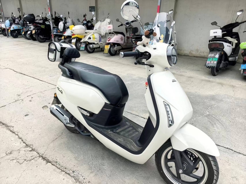 新大洲本田 NS125LA