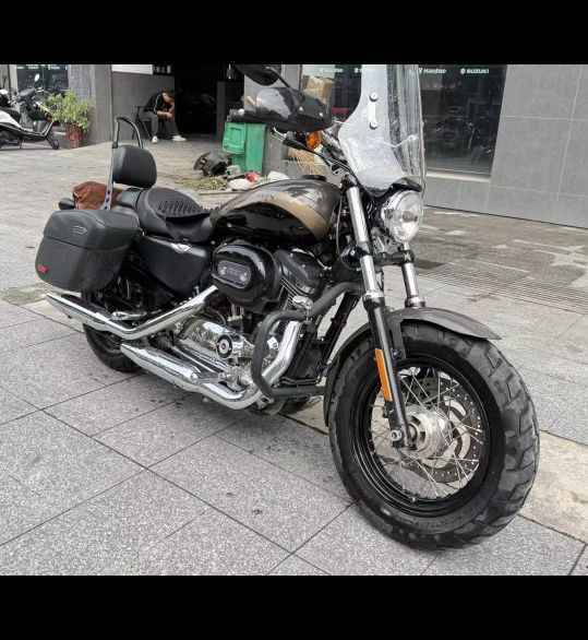 哈雷戴维森 1200 Custom