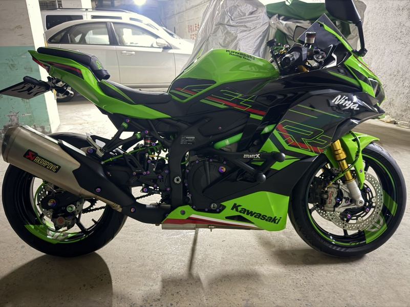 川崎 ZX-4R