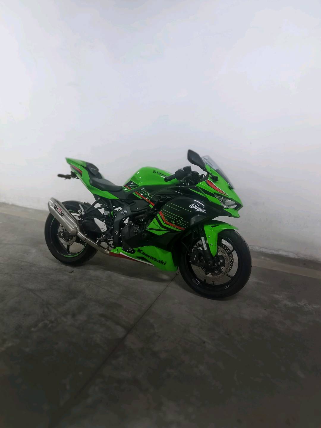 川崎 ZX-4R