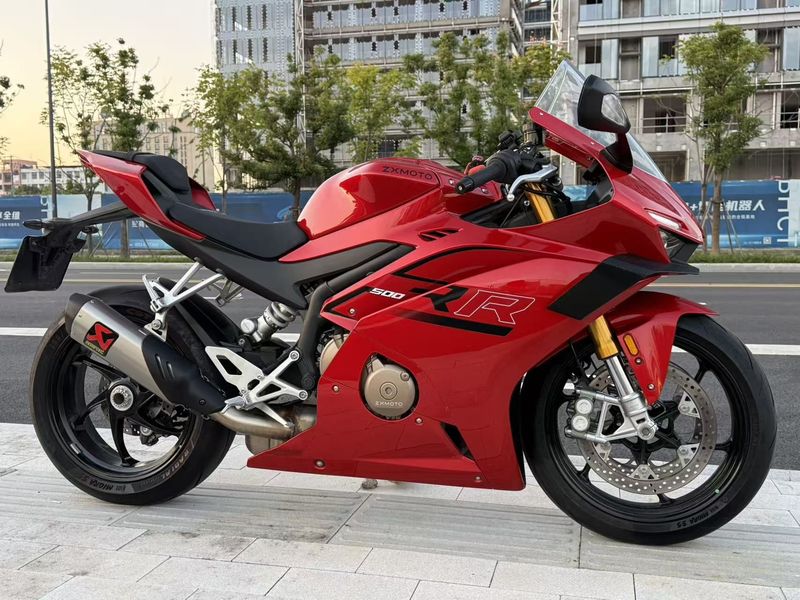 张雪机车 500RR