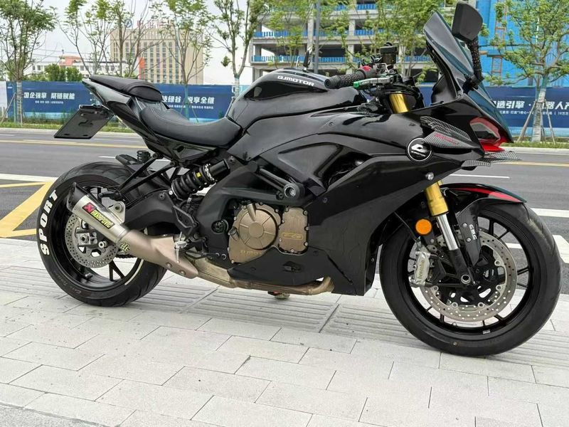QJMOTOR 赛600