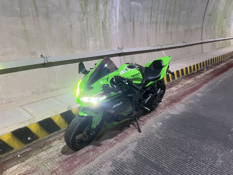 川崎 ZX-4R