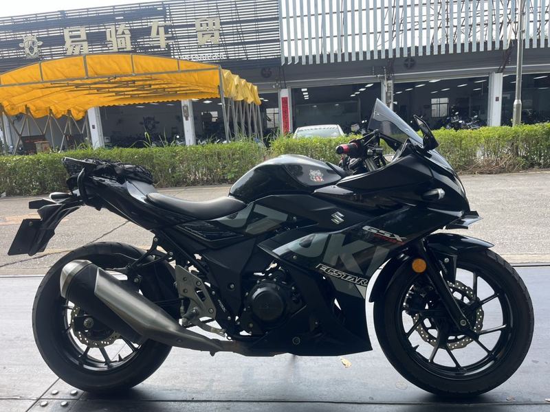 豪爵铃木 GSX250R