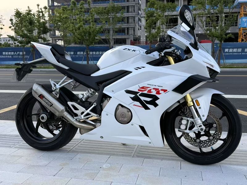 张雪机车 500RR