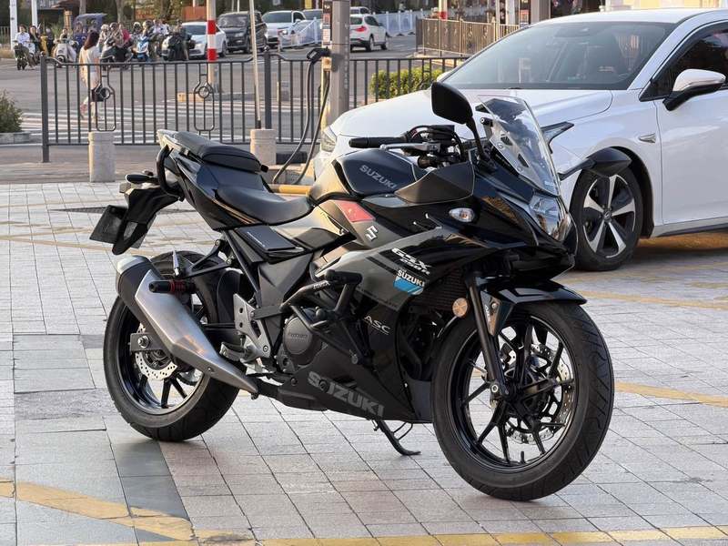 豪爵铃木 GSX250R